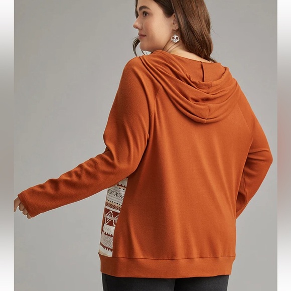 BloomChic Plus Size Boho Print Hooded Drawstring Sweatshirt - Picture 2 of 6